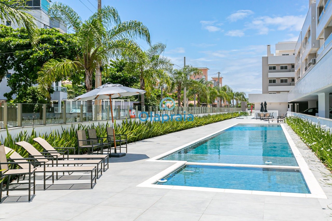 Piscina moderna de edificio
